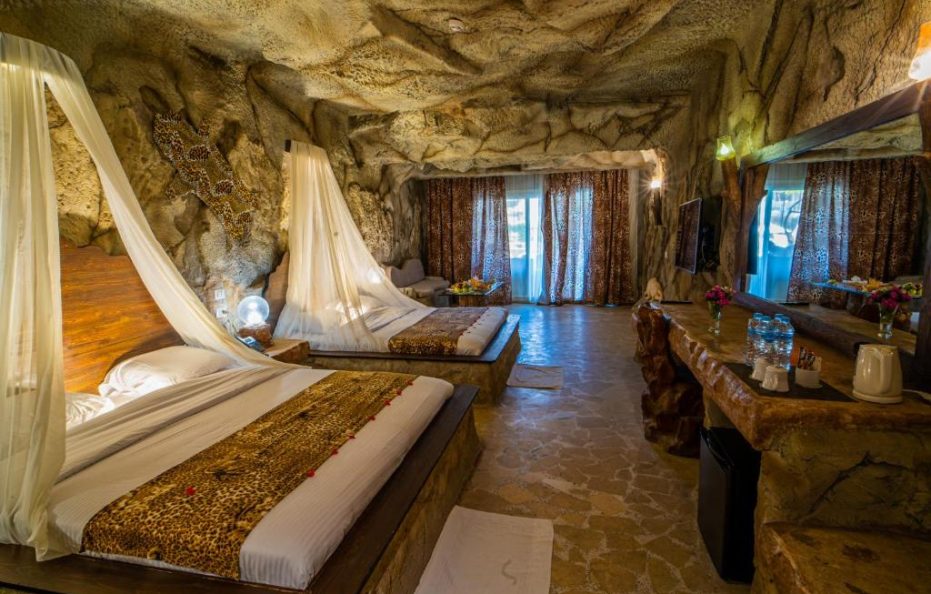 CAVES BEACH RESORT – ADULTS ONLY