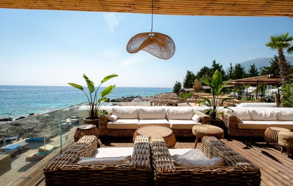 EMPIRE BEACH RESORT