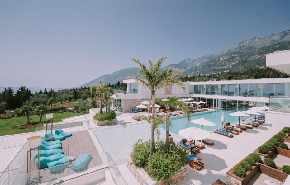 EMPIRE BEACH RESORT