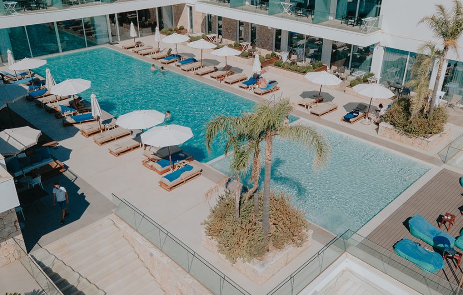EMPIRE BEACH RESORT