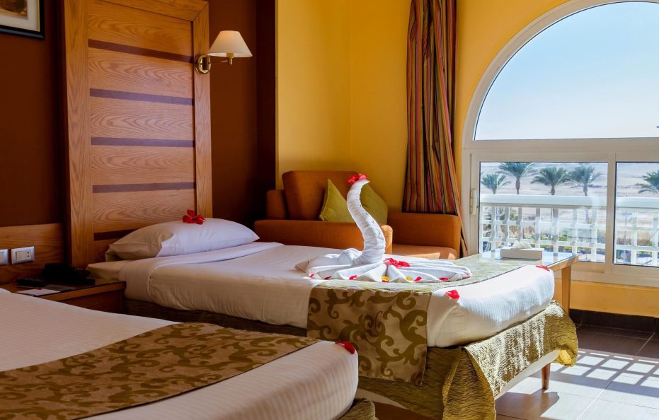 GOLDEN BEACH RESORT