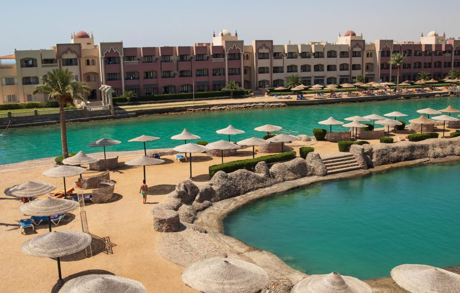 SUNNY DAYS EL PALACIO RESORT