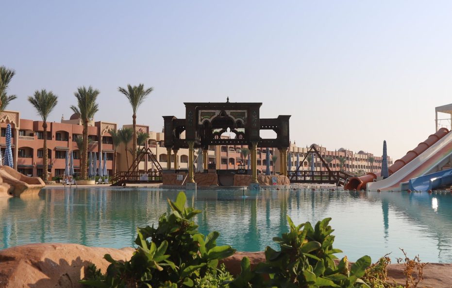 SUNNY DAYS EL PALACIO RESORT