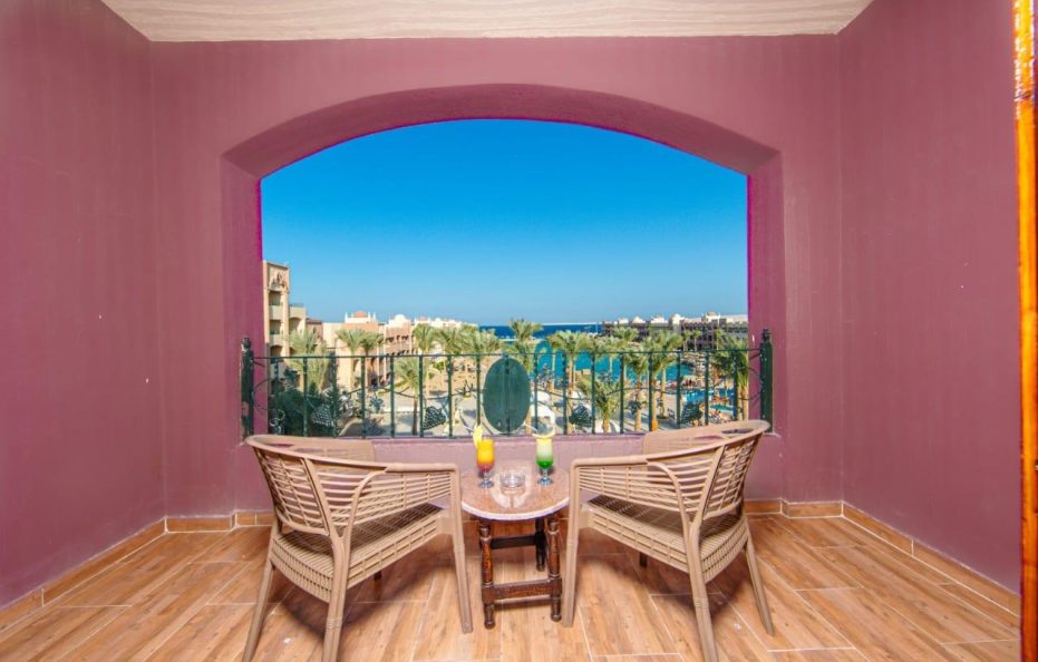 SUNNY DAYS EL PALACIO RESORT