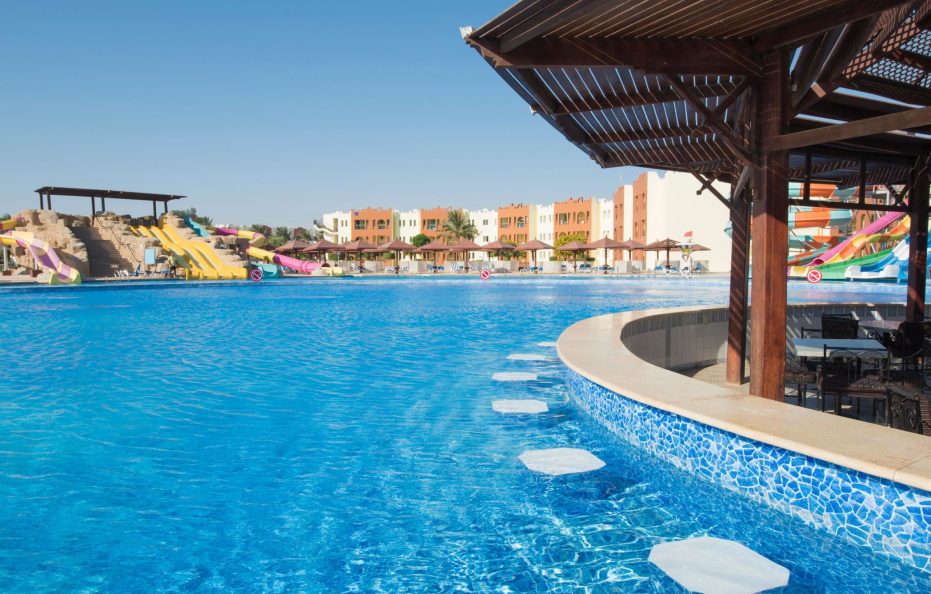 SUNRISE ROYAL MAKADI RESORT