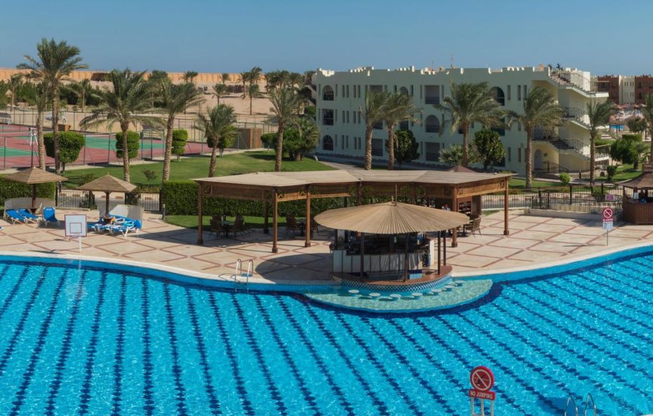 SUNRISE ROYAL MAKADI RESORT